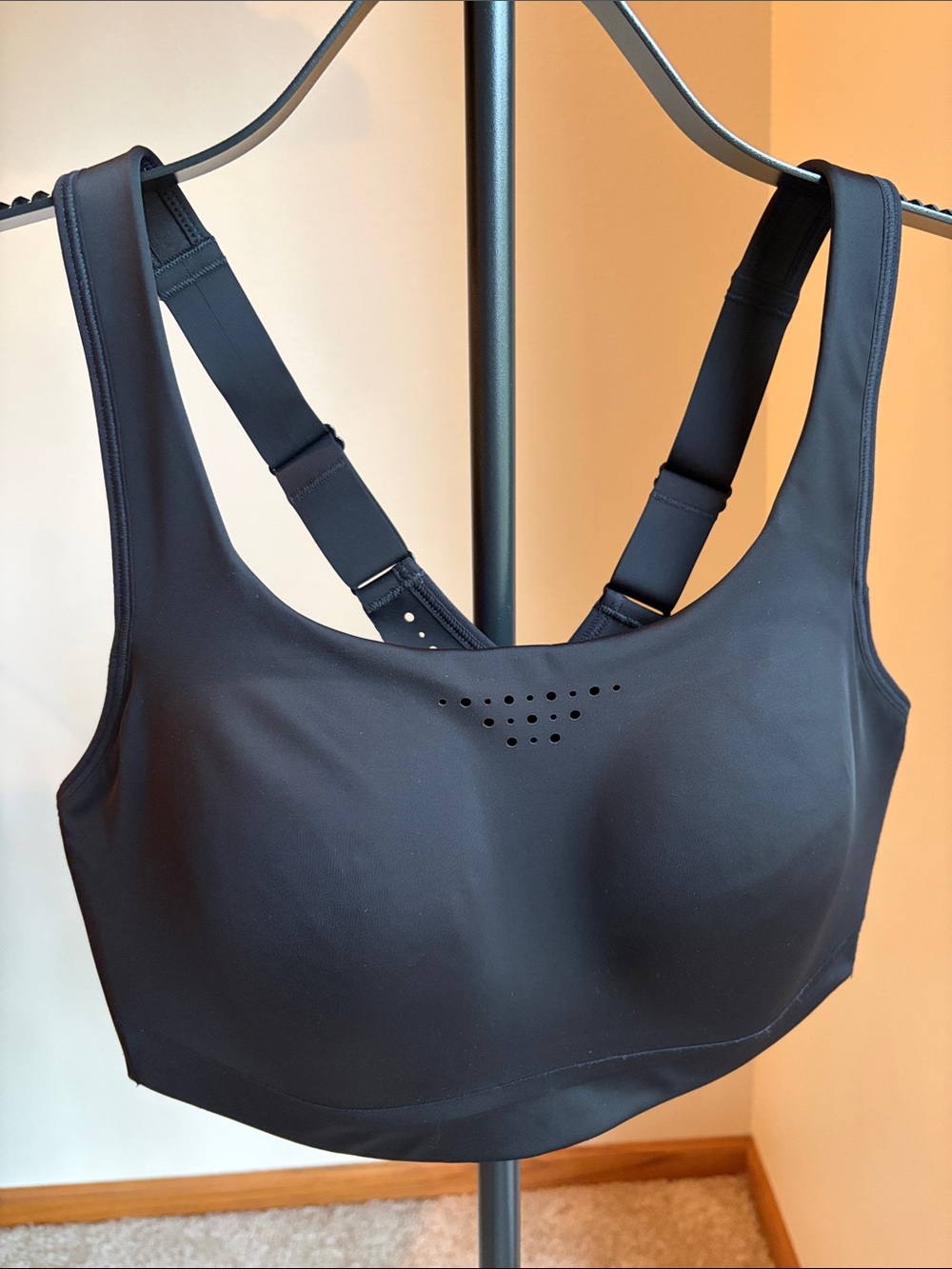 ATHLETA PHENOMENA SPORTS BRA IN BLACK SIZE 38C, Great condition!